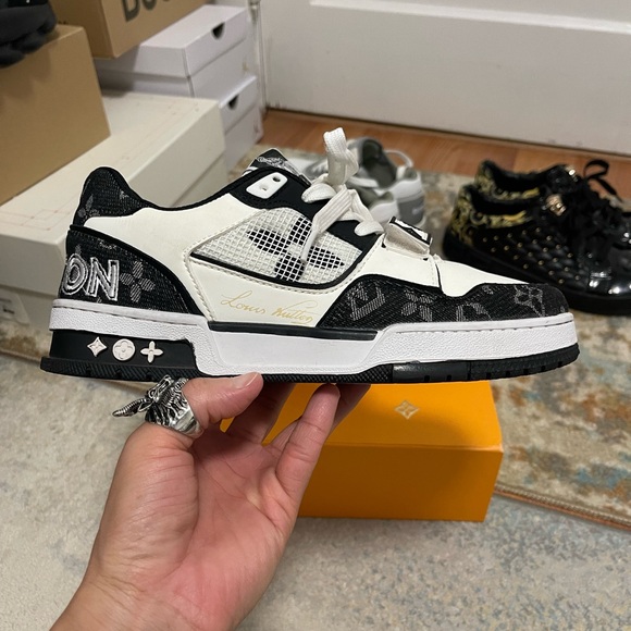 Used Men’s Size 8 (Euro Sz 41) Louis Vuitton Velcro Monogram Denim Trainer Shoes - Picture 8 of 14